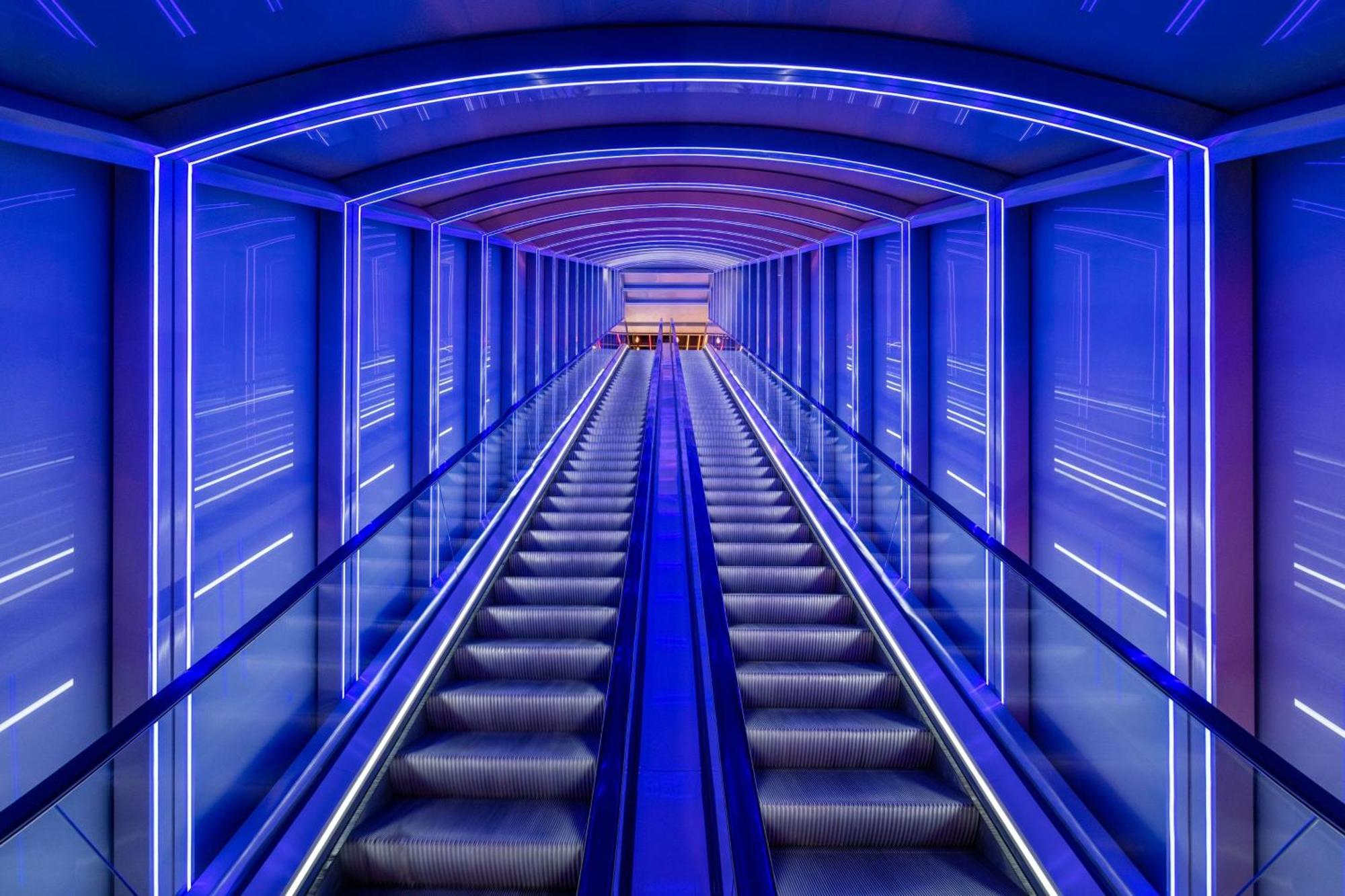 W Sydney Hotel Ngoại thất bức ảnh The escalator at the entrance of the hotel