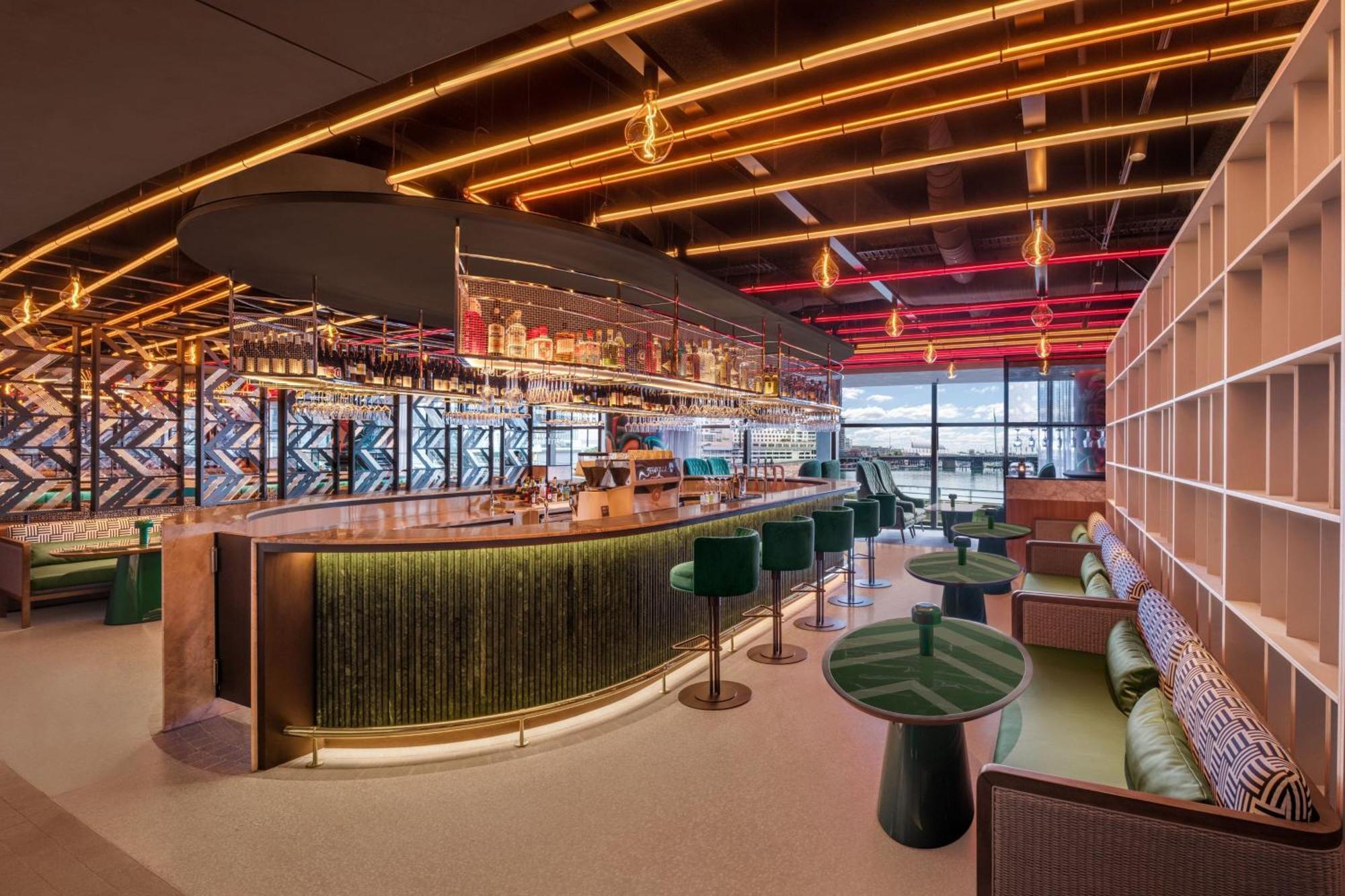 W Sydney Hotel Ngoại thất bức ảnh The bar at the Virgin Atlantic Clubhouse at Heathrow Airport